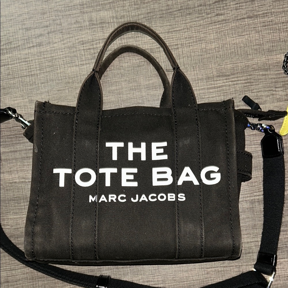 Marc Jacobs Black Messenger Bag with Crossbody Strap